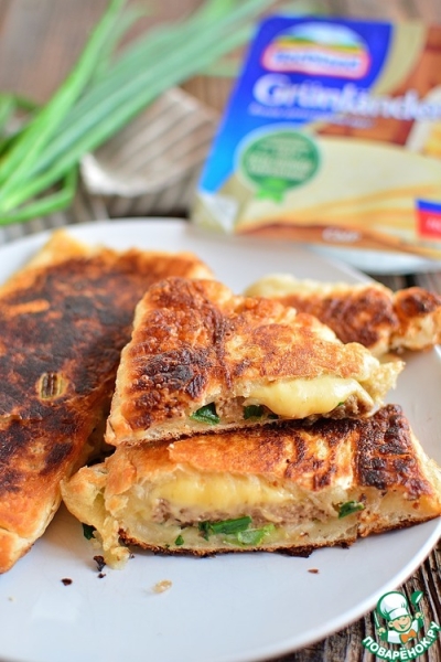 Ленивые слоеные пирожки на сковороде Ленивые слоеные пирожки на сковороде