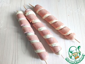 Слоеные спиральки с сосисками