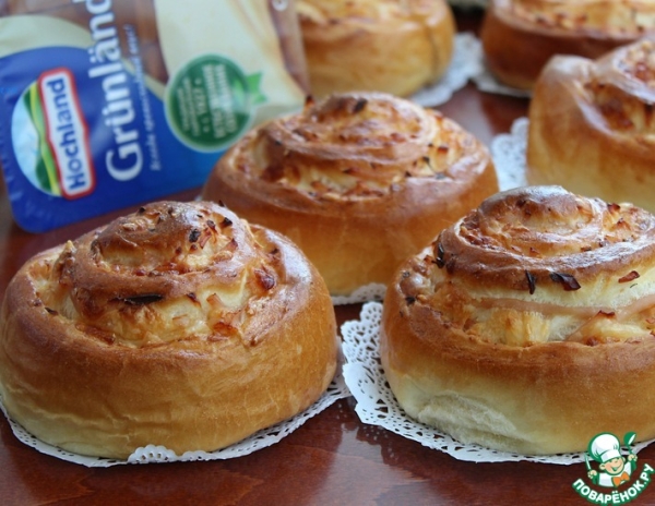 Булочки с ветчиной и сыром