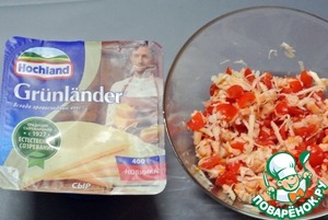 Вафельные трубочки с креветками и сыром