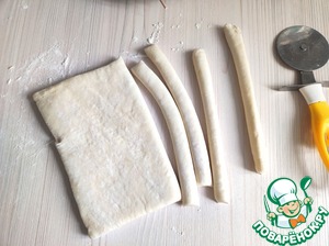 Слоеные спиральки с сосисками