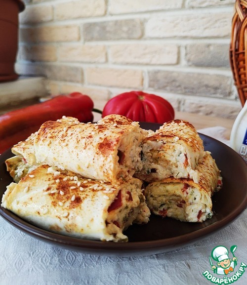 Рулетики из лаваша с плавленым сыром и перцем