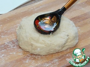 Пирожки с мясной и сырной начинкой