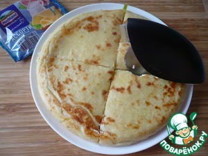 Картофельная лепешка с сыром на сковороде