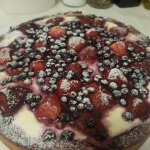 Открытый пирог с творожной начинкой и ягодами Открытый пирог с творожной начинкой и ягодами