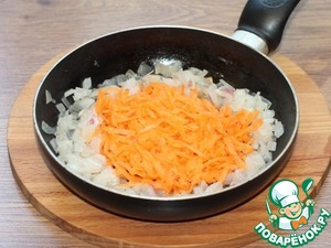 Пирожки с мясной и сырной начинкой