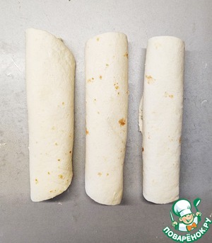 Рулетики из лаваша с плавленым сыром и перцем