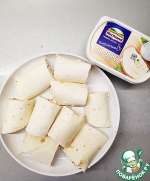 Рулетики из лаваша с плавленым сыром и перцем