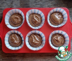 Шоколадно-творожные кексы с миндальными лепестками