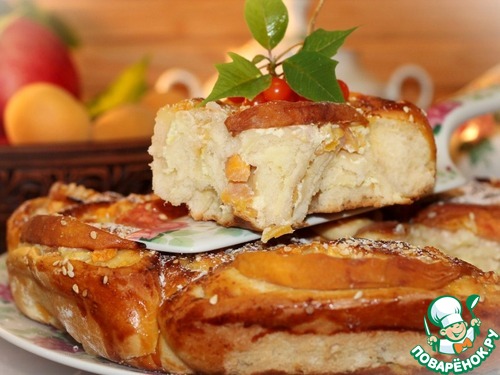 Пирог с творожным сыром и персиками