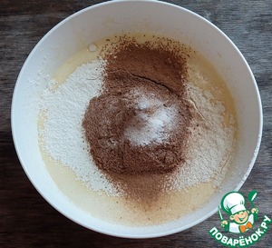 Шоколадно-творожные кексы с миндальными лепестками