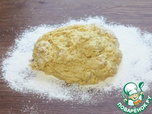 Пряный хлеб с луком и чесноком