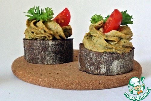 Баклажановый паштет на ржаных тостах