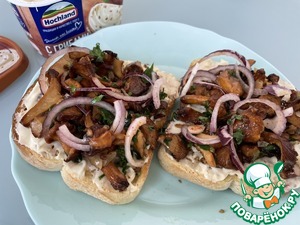 Брускетта с лисичками