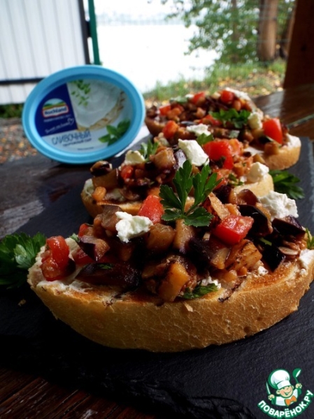 Брускетта с пикантными баклажанами