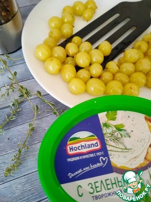 Брускетта с творожным сыром и виноградом Брускетта с творожным сыром и виноградом