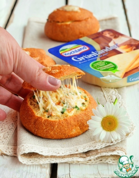 Булочка с лососем и сыром