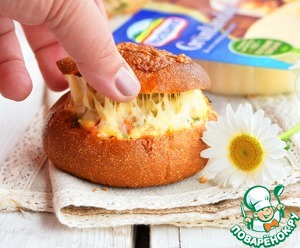 Булочка с лососем и сыром