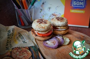 Бургер с индейкой и овощами