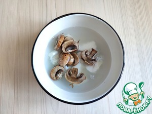 Буженина под сырно-грибным соусом Буженина под сырно-грибным соусом