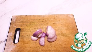 Быстрый салат из огурцов со сметанной заправкой