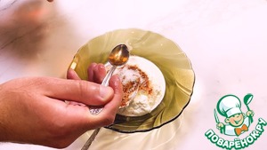 Быстрый салат из огурцов со сметанной заправкой