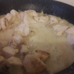 Куриное филе с чесноком в сметане Куриное филе с чесноком в сметане