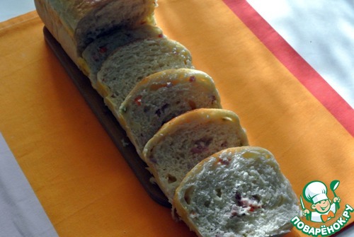 Домашний хлеб с ветчиной и сыром