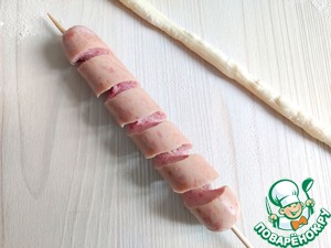 Слоеные спиральки с сосисками