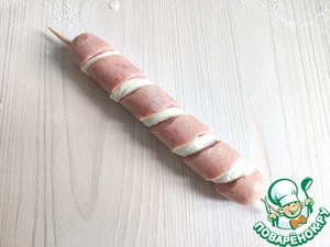 Слоеные спиральки с сосисками