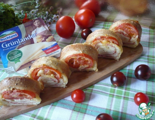 Рулет с сыром и ветчиной Рулет с сыром и ветчиной