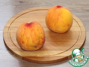 Пирог с творожным сыром и персиками