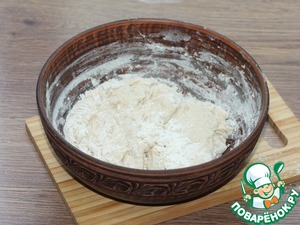 Пирожки с мясной и сырной начинкой