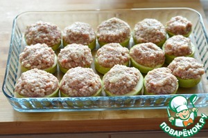 Фаршированные кабачки, запеченные в молоке
