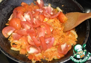 Фаршированный перец в сырно-овощном соусе