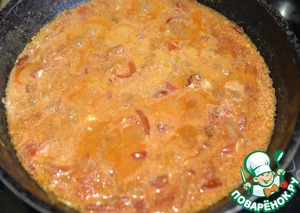 Фаршированный перец в сырно-овощном соусе