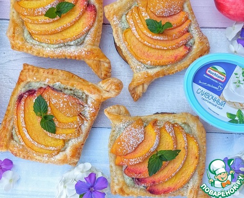 Слойки с персиками и мятным кремом Слойки с персиками и мятным кремом