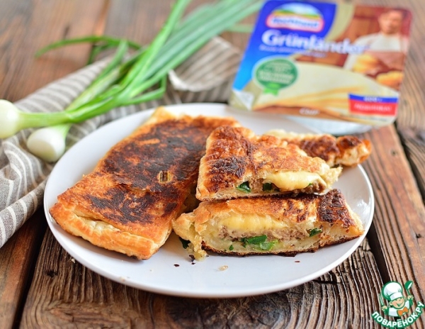 Ленивые слоеные пирожки на сковороде Ленивые слоеные пирожки на сковороде