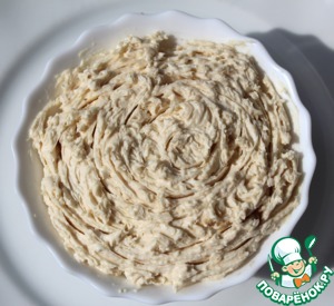 Фруктовая тарелка с сырно-арахисовым дипом