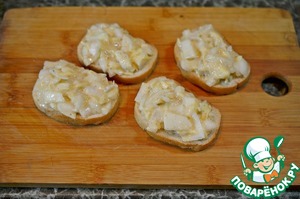 Горячие бутерброды с луком и сыром