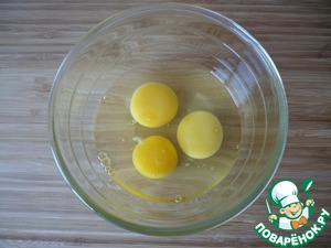 Яичный рулет с сыром и сосиской Яичный рулет с сыром и сосиской