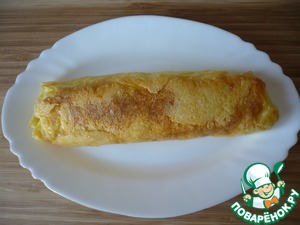 Яичный рулет с сыром и сосиской Яичный рулет с сыром и сосиской