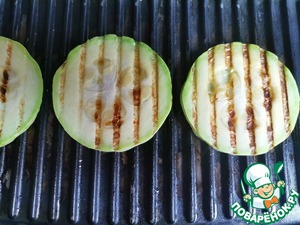 Кабачки-гриль с плавленым сыром