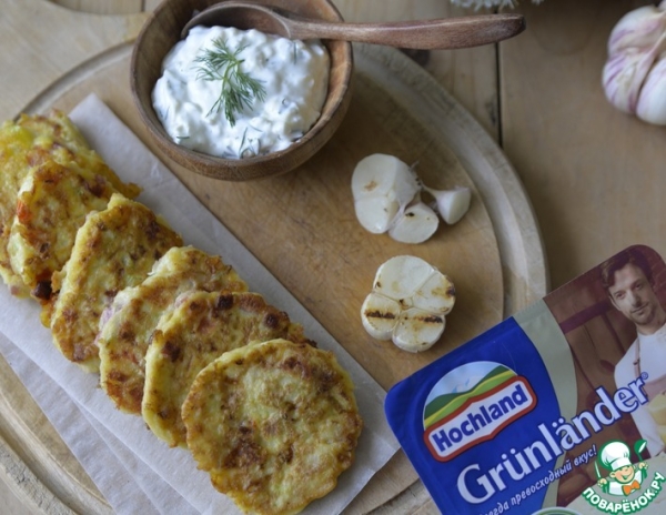 Кабачковая лжепицца с сырно-чесночным соусом