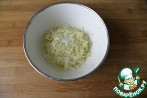 Кабачковая лжепицца с сырно-чесночным соусом