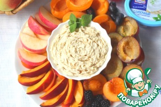 Кабачковая лжепицца с сырно-чесночным соусом