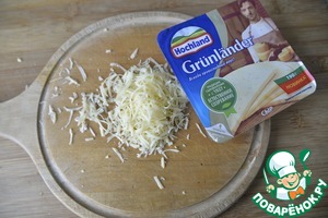 Кабачковая лжепицца с сырно-чесночным соусом