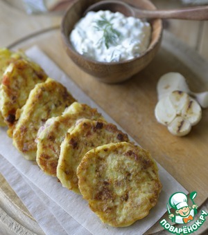 Кабачковая лжепицца с сырно-чесночным соусом