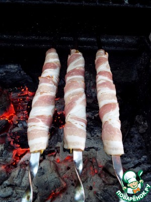 Картофельно-сырный кебаб в беконе Картофельно-сырный кебаб в беконе