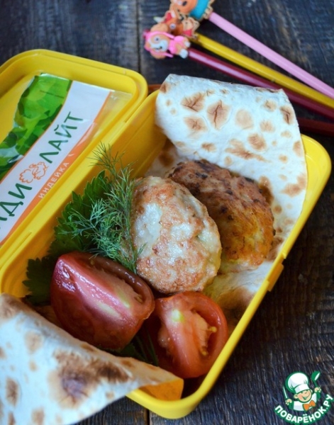 Котлеты из индейки и картофельного пюре Котлеты из индейки и картофельного пюре